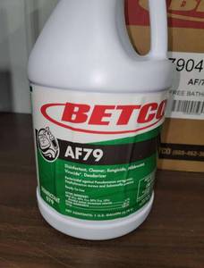 lot 139 image: 4 Gallons Betco acid free bathroom cleaner