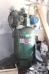 lot 604 image: Champion Centurion Air Compressor