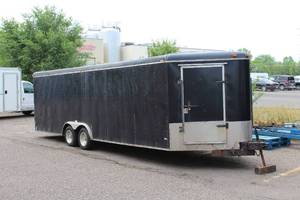 lot 609 image: 1999 RTHI 28 Dual Axle Enclosed Utility Trailer