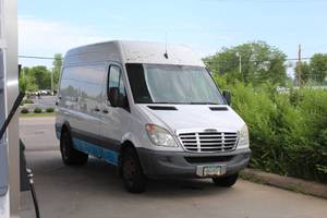 lot 610 image: 2010 Freightliner-Mercedes Sprinter 3500 3-Door Cargo Van