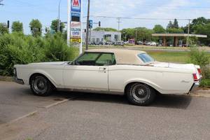 lot 611 image: 1971 Lincoln Continental Mark III 2-Door Coupe