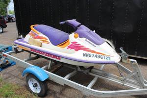 lot 612 image: 1995 Bombardier Seadoo Spi Jet Ski with Jet Ski Trailer and Cover