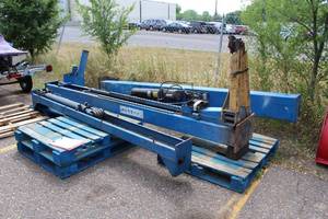 lot 613 image: Benwil 2-Post Lift