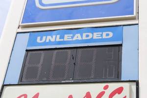 lot 618 image: Daktronics UNLEADED Electric Sign