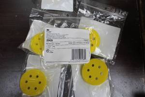 lot 670 image: Lot of (6) 3M Hookit Clean Sanding Soft Pad Disc 76.2x19mm (in original packaging)