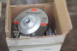 lot 685 image: Lot of (10) 3M High Performance T27 4-12 Grinding Wheels