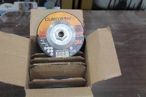 lot 686 image: Lot of (10) 3M Cubitron II T27 4-12 Depressed Center Grinding Wheels