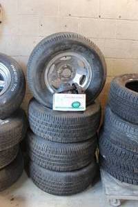 lot 706 image: Lot of (4) Chevrolet Chevelle SS 454 Rims and Caps on Michelin, Blizzak Tires