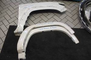 lot 748 image: Lot of (3) 2018 Toyota Tacoma Front Passenger Quarter Panel, Flares, Lower Quarter Panels (Builders Quality)