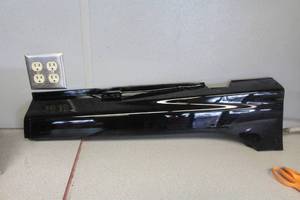 lot 750 image: 2003 Cadillac CTS Passenger Rear Rocker Panel (New )