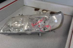 lot 784 image: Honda Accord Driver Headlight Assembly (Builders Quality)