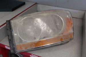 lot 787 image: Dodge Durango Driver Headlight Assembly (Builders Quality)