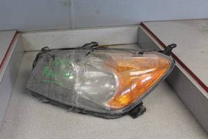 lot 794 image: 2011 Toyota Rav4 Driver Headlight Assembly (Builders Quality)