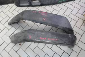 lot 804 image: Lot of (2) 2011 Jeep Wrangler Front Wheel Well Covers (Builders Quality)