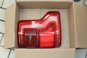 lot 816 image: 2018 Ford F-150 Taillight with Blind Spot Sensor (Builders Quality)