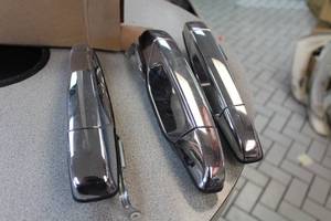 lot 818 image: Lot of (3) GM Chrome Door Handles (New )