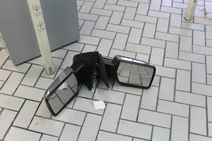 lot 859 image: Ford F-150 Left and Right Side View Mirrors (Builders Quality)