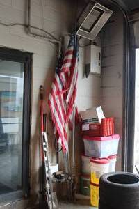 lot 873 image: Lot of (2) U.S. Flags with Poles 6