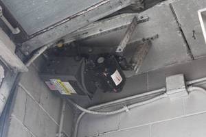 lot 884 image: Powermaster Sidewinder Garage Door Opener