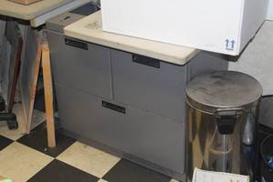 lot 909 image: Metal Cabinet 3-door