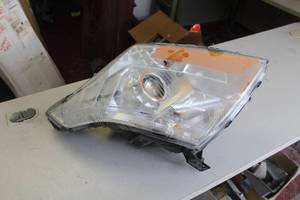 lot 920 image: GM Headlight Assembly