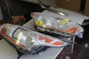 lot 922 image: 2017 Ford Connect Headlights