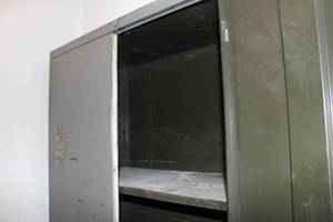 lot 936 image: Metal Storage Cabinet 2-door