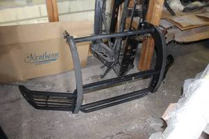 lot 942 image: Ford F-150 Brush Bumper Guard (Builders Grade)