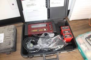 lot 889 image: Snap-on MT2500 Gold Medal Limited Edition Scanner with Case