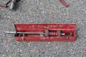 lot 1006 image: Dent Puller w Case