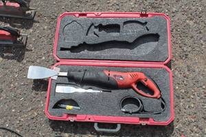 lot 1017 image: Equalizer Sting Ray Interior Auto Glass Cut-Out Knife with Case