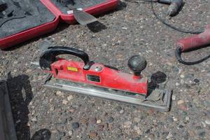 lot 1018 image: Central Pneumatic Air Inline Sander