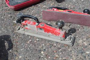 lot 1019 image: Northern Tool Air Double Piston Straight Line Sander