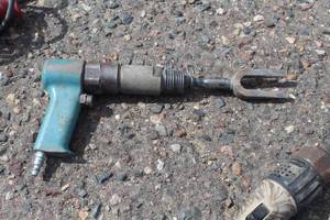 lot 1022 image: Chicago Air Chisel