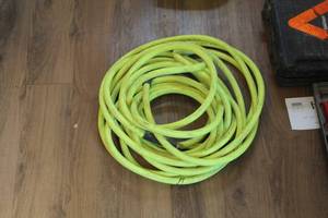 lot 990 image: 300 PSI Hybird Polymer Air Hose 12x50