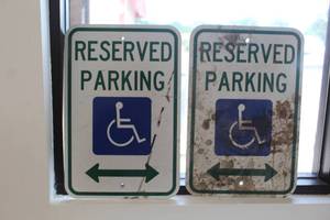 lot 979 image: Lot of (2) Handicapped Parking metal Sign