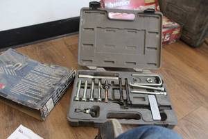 lot 976 image: Steering Service Kit
