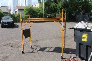 lot 1087 image: Rolling Scaffolding