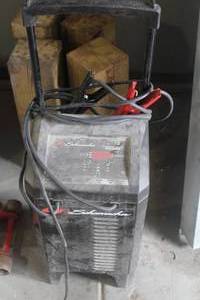 lot 1100 image: Schumacher Battery ChargerJumper