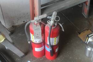 lot 1120 image: Lot of (2) Fire Extinguishers