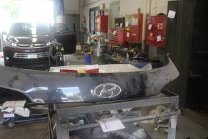 lot 1126 image: Hyundai Sante Fe Tailend Tip w Backup Camera
