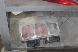 lot 1136 image: 2005 Chevrolet Equinox Side Taillight (Builders Grade)
