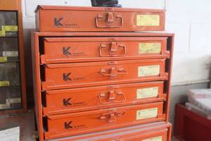 lot 1171 image: Storage Bin - Kent Automotive Parts