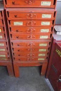 lot 1173 image: Storage Bin - Kent Automotive Parts