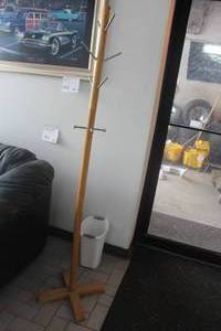 lot 1188 image: Clothes Rack 70