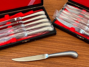 12 Dinner Knives (New) in Cases