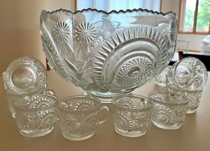 Vintage L.E. Smith Punchbowl and Cups