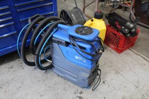 lot 305 image: Ultimate Solutions Spotter 3-Gallon Heated Spot Extractor