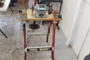 lot 311 image: Delta 23-580 5 15 hp BufferGrinder with Tool Shop Stand