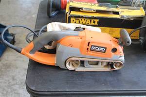 lot 318 image: Ridgid R2720 Belt Sander